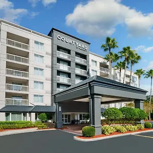 Courtyard By Marriott Downtown Hotel